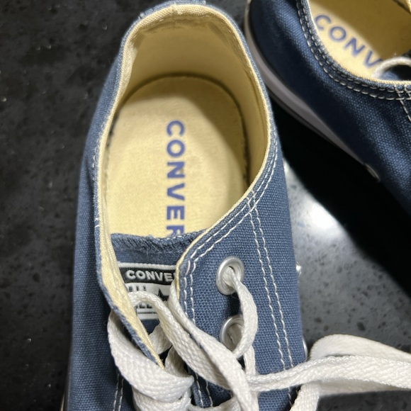 Vans - Picture 3 of 3